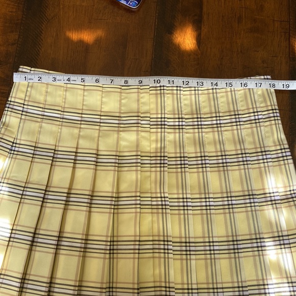 Tennis Skirt - Picture 11 of 12